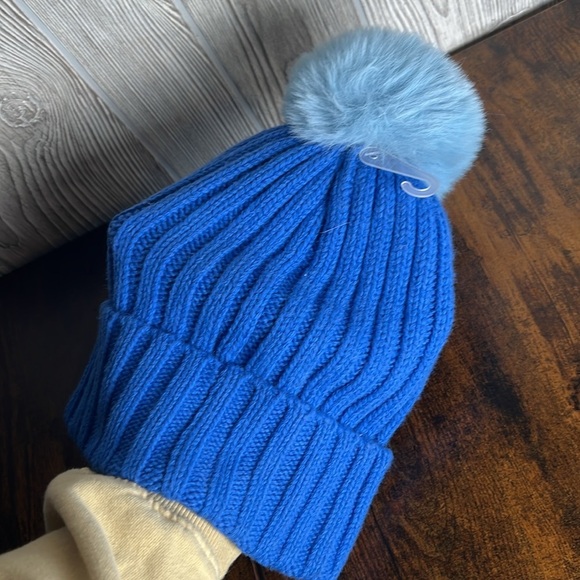 Athleta RIBBED POM BEANIE Royal Blue - Picture 3 of 4